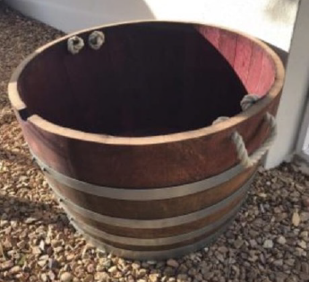 Wine barrel drinks container